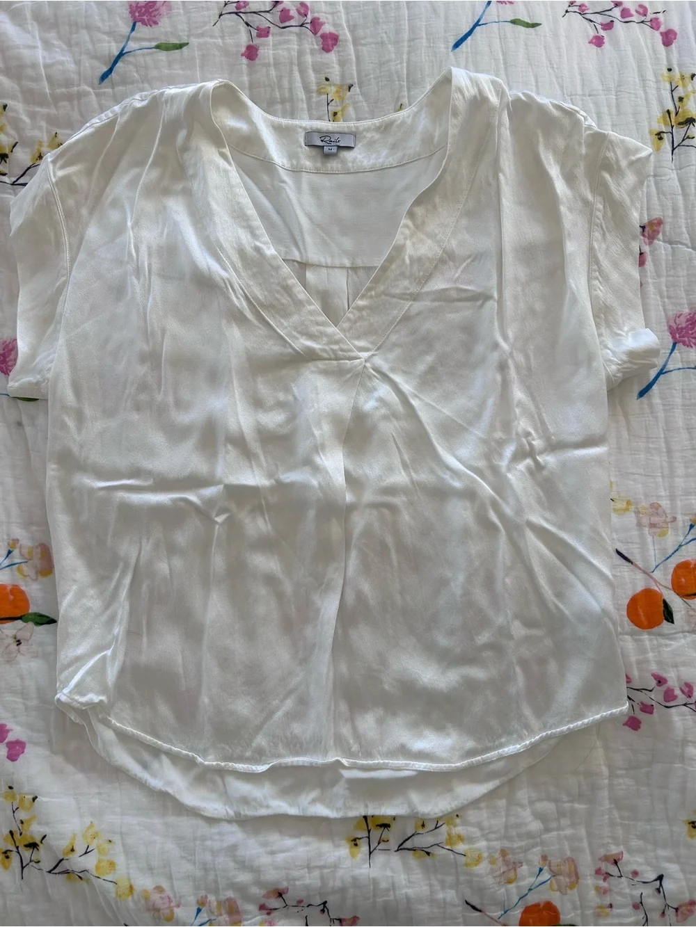Rails Nala Ivory Satin V-Neck Blouse Size M